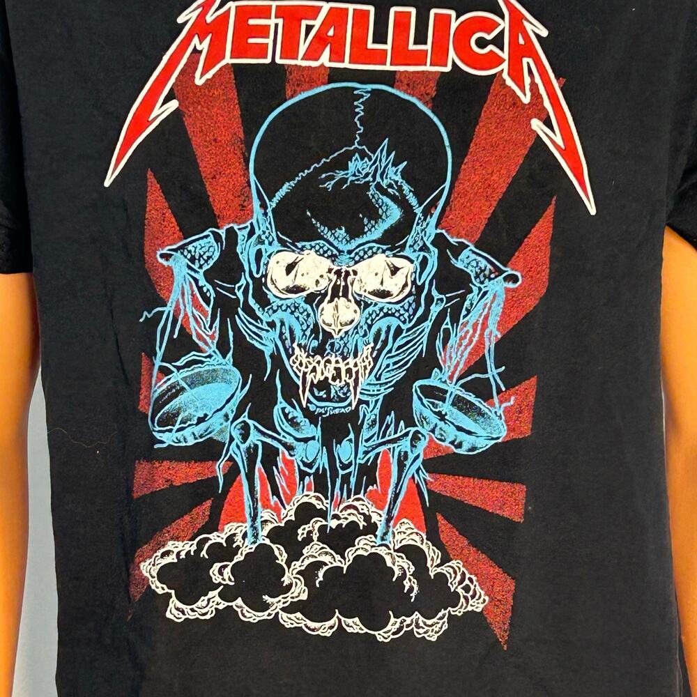 Metallica Shirt Men’s Large Black Skull Scales Graphic Heavy Metal Band Tee